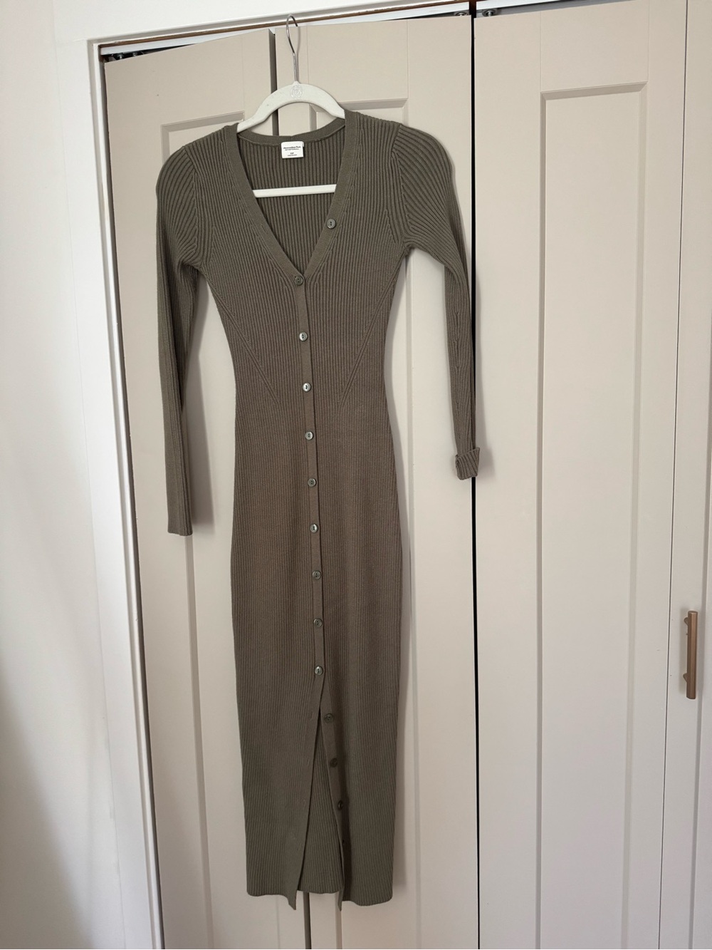 Abercrombie & Fitch Sweater Ribbed Button-Front Long Sleeve Maxi Dress (Petite)